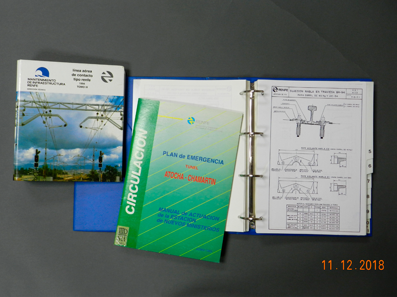 Plan de emergencia: tnel Atocha-Chamartn. VI: Manual de actuacin de la estacin de Nuevos Ministerios. RENFE , 1993. Signatura IIID 0411 / Esquemas de va. U.N. Mantenimiento de infraestructura RENFE. 1995. Signatura IIID 0438 / Lnea area de contacto tipo RENFE 1994. Manuel Carmona Surez, Pedro Luis Reones Gonzlez. 1996. Signatura IIID 0412