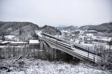 Alvia S120 pasando por el viaducto de Ormaiztegi con destino a Madrid - 03/01/2021 - Ormaiztegi