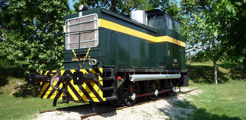 Locomotora disel 10413